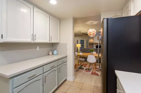 Kitchen - 664 Shadowview Ct, Turlock, CA 95382 photo 4 of 4