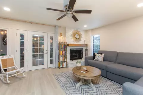 Living - 664 Shadowview Ct, Turlock, CA 95382 photo 1 of 4