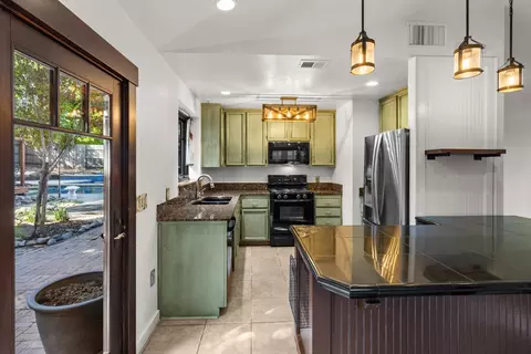 Kitchen - 9544 Central Ave, Folsom, CA 95630 photo 4 of 5