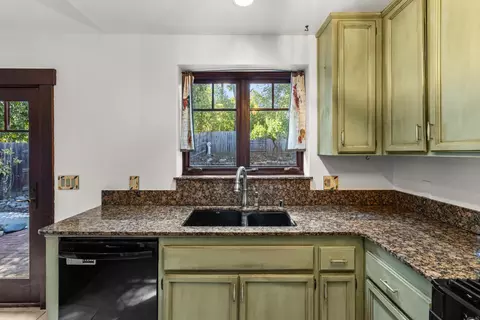 Kitchen - 9544 Central Ave, Folsom, CA 95630 photo 2 of 5