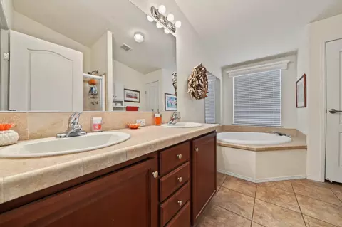 Bath - 81 Mesa De Oro Cir, Sutter Creek, CA 95685 photo 2 of 3