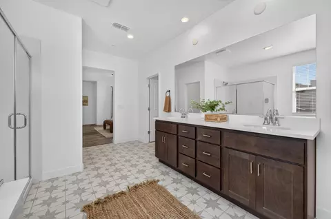 Bath - 3608 Silver Pine Ln, Rocklin, CA 95677 photo 5 of 7