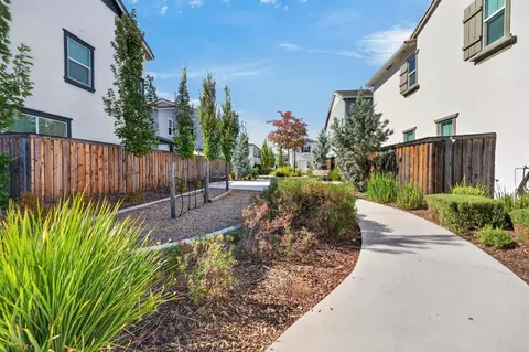 Exterior - 3608 Silver Pine Ln, Rocklin, CA 95677 photo 9 of 11