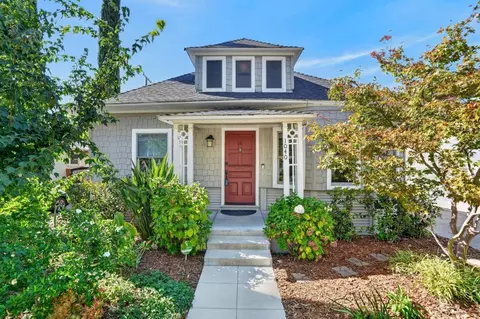 1040 34th St, Sacramento, CA 95816