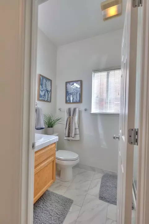 Bath - 2235 Tahoe Cir, Tracy, CA 95376 photo 2 of 6