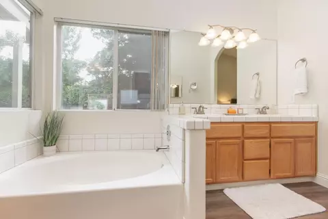 Bath - 2520 Carmichael, Turlock, CA 95382 photo 4 of 6