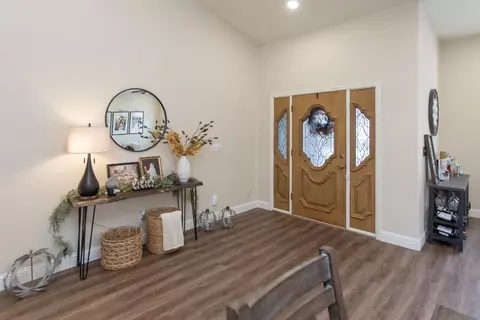Entry Way - 2520 Carmichael, Turlock, CA 95382 photo 2 of 5