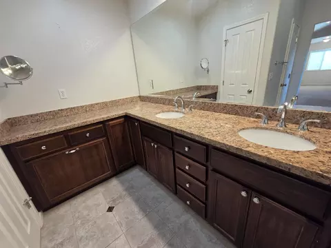 Bath - 111 Seergreen Way, Folsom, CA 95630 photo 8 of 12