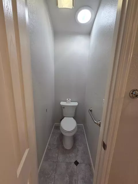 Bath - 111 Seergreen Way, Folsom, CA 95630 photo 5 of 12