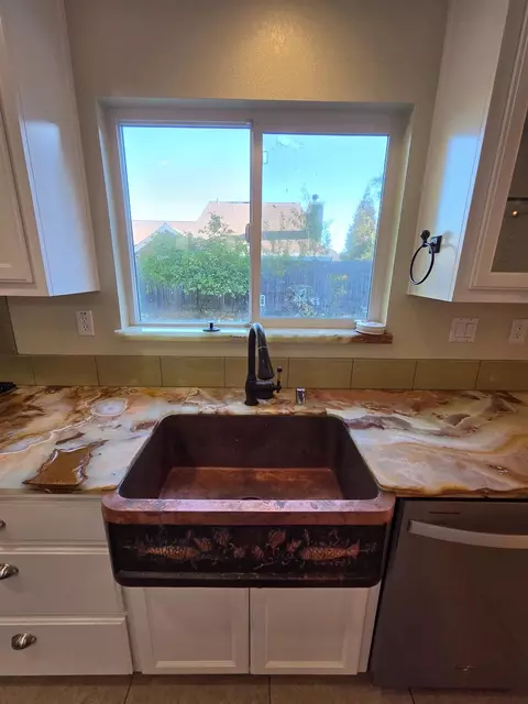 Kitchen - 111 Seergreen Way, Folsom, CA 95630 photo 5 of 8