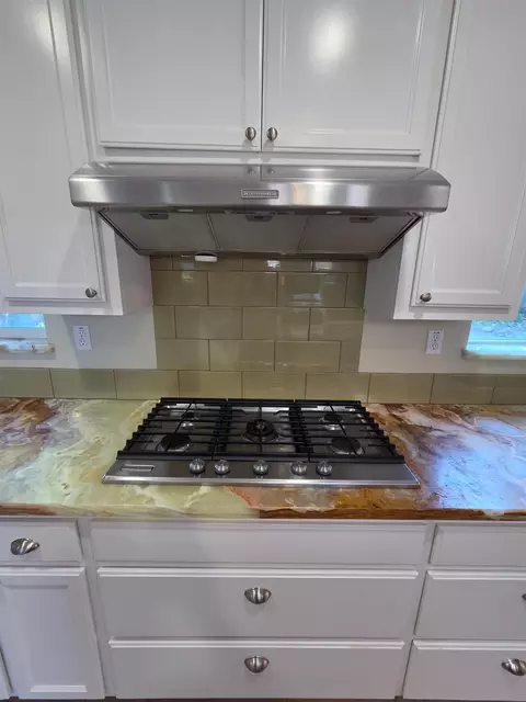 Kitchen - 111 Seergreen Way, Folsom, CA 95630 photo 4 of 8