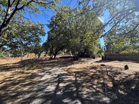 Exterior - 7747 Doster Rd, Mountain Ranch, CA 95246 photo 8 of 15