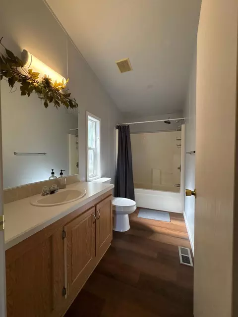 Bath - 7747 Doster Rd, Mountain Ranch, CA 95246 photo 4 of 5