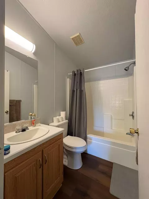 Bath - 7747 Doster Rd, Mountain Ranch, CA 95246 photo 2 of 5