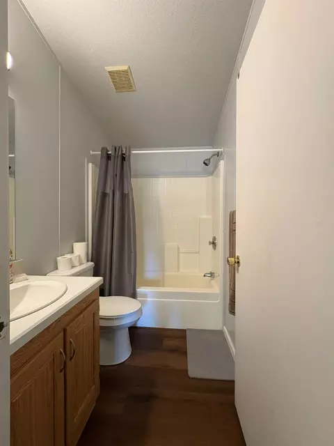 Bath - 7747 Doster Rd, Mountain Ranch, CA 95246 photo 1 of 5
