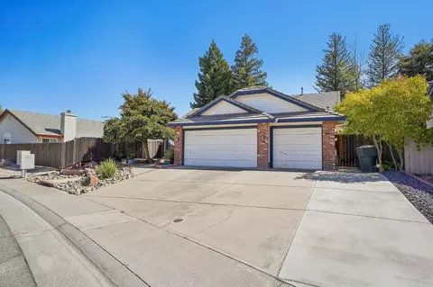 Exterior - 8410 Clear Valley Ct, Antelope, CA 95843 photo 5 of 12