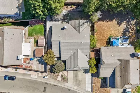 View/Area - 8410 Clear Valley Ct, Antelope, CA 95843 photo 1 of 6