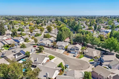 View/Area - 8410 Clear Valley Ct, Antelope, CA 95843 photo 4 of 6
