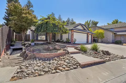 Exterior - 8410 Clear Valley Ct, Antelope, CA 95843 photo 8 of 12