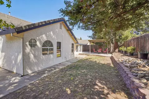 Exterior - 8410 Clear Valley Ct, Antelope, CA 95843 photo 11 of 12