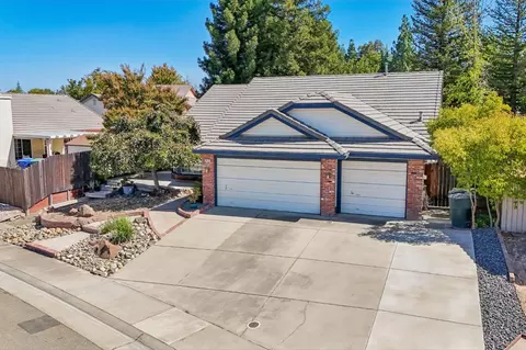 Exterior - 8410 Clear Valley Ct, Antelope, CA 95843 photo 7 of 12