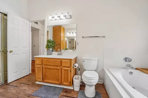 Bath - 8410 Clear Valley Ct, Antelope, CA 95843 photo 6 of 7