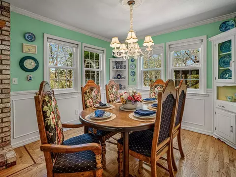Dining - 4711 Meadowview Acres Rd, Cool, CA 95614 photo 2 of 4