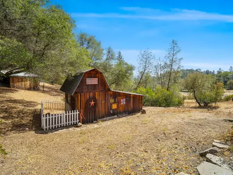 Exterior - 4711 Meadowview Acres Rd, Cool, CA 95614 photo 8 of 19
