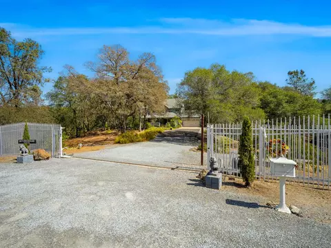 Exterior - 4711 Meadowview Acres Rd, Cool, CA 95614 photo 4 of 19