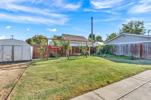 Exterior - 2 Park St, Lodi, CA 95240 photo 4 of 5