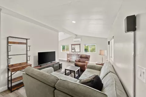 Living - 5648 Riverside Dr, Olivehurst, CA 95961 photo 1 of 3