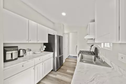 Kitchen - 5648 Riverside Dr, Olivehurst, CA 95961 photo 2 of 4