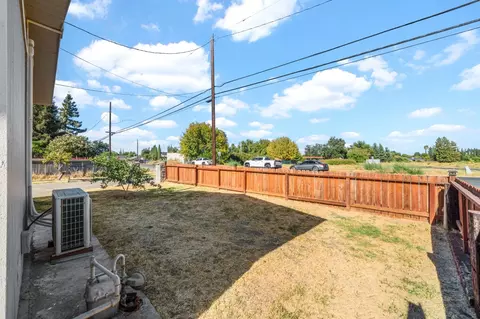 Exterior - 5648 Riverside Dr, Olivehurst, CA 95961 photo 7 of 11