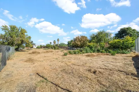 Exterior - 5648 Riverside Dr, Olivehurst, CA 95961 photo 10 of 11