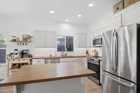 Kitchen - 2186 Typhoon Ct, Turlock, CA 95380 photo 3 of 4
