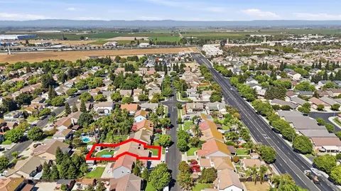 View/Area - 2186 Typhoon Ct, Turlock, CA 95380 photo 3 of 4
