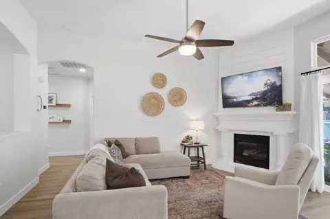 Living - 2186 Typhoon Ct, Turlock, CA 95380 photo 1 of 1