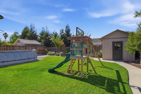 Exterior - 2186 Typhoon Ct, Turlock, CA 95380 photo 4 of 6