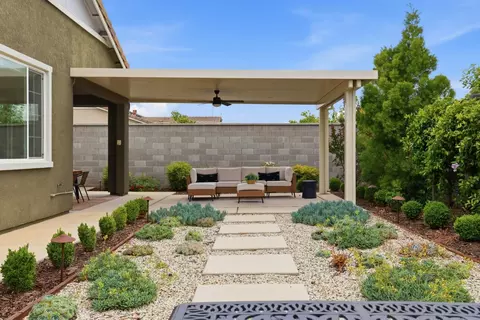 Exterior - 979 Carson River Dr, Lincoln, CA 95648 photo 6 of 10