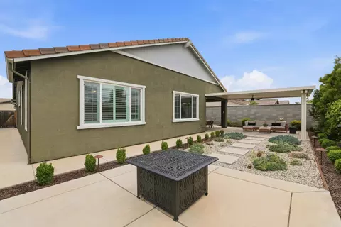 Exterior - 979 Carson River Dr, Lincoln, CA 95648 photo 5 of 10