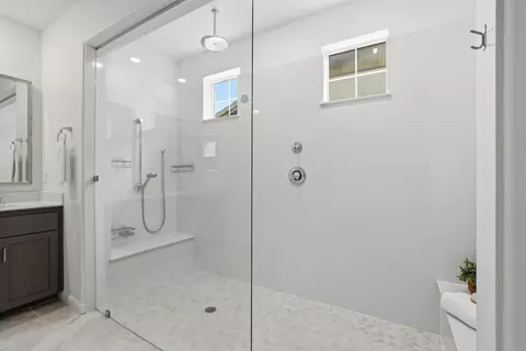Bath - 979 Carson River Dr, Lincoln, CA 95648 photo 5 of 5