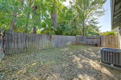 Exterior - 5237 Janell Way, Carmichael, CA 95608 photo 5 of 8