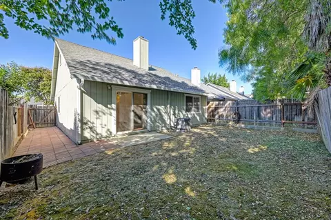 Exterior - 5237 Janell Way, Carmichael, CA 95608 photo 7 of 8