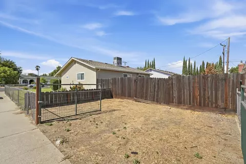 Exterior - 494 Ore St, Manteca, CA 95336 photo 3 of 4