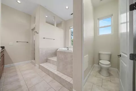 Bath - 250 Endicott Ave, Jackson, CA 95642 photo 1 of 8