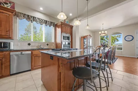 Kitchen - 250 Endicott Ave, Jackson, CA 95642 photo 4 of 7