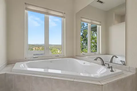 Bath - 250 Endicott Ave, Jackson, CA 95642 photo 3 of 8