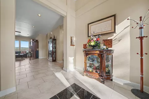Entry Way - 250 Endicott Ave, Jackson, CA 95642 photo 5 of 11