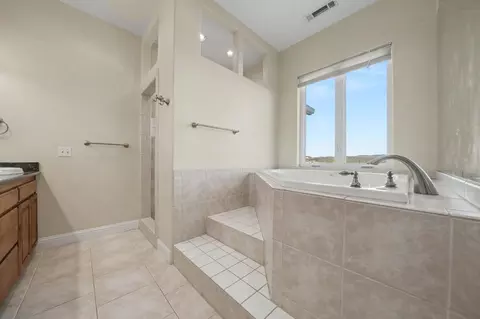 Bath - 250 Endicott Ave, Jackson, CA 95642 photo 2 of 8