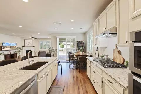 Kitchen - 2651 Glen Echo Ln, Manteca, CA 95336 photo 4 of 7